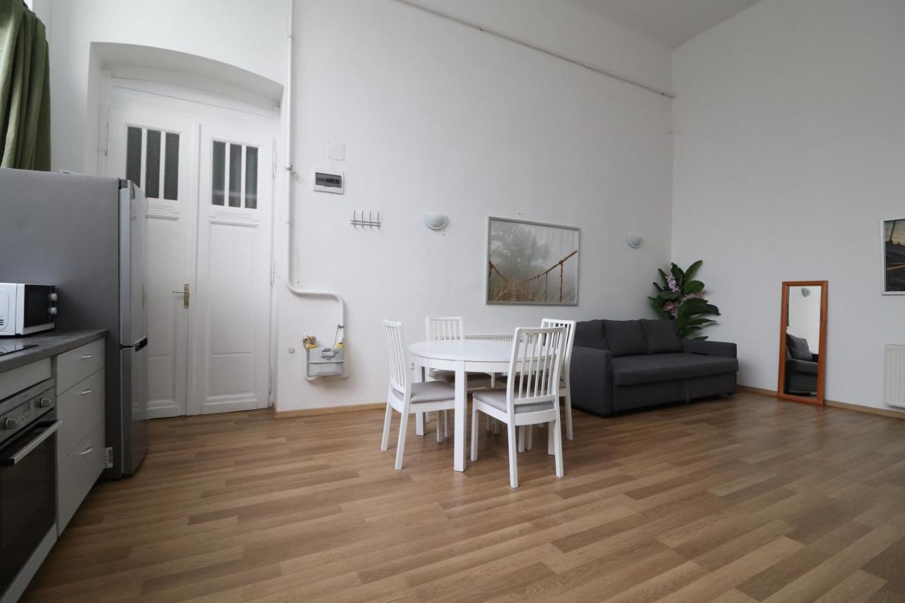 New Guest House A In Kiraly Street 106 Будапеща Екстериор снимка